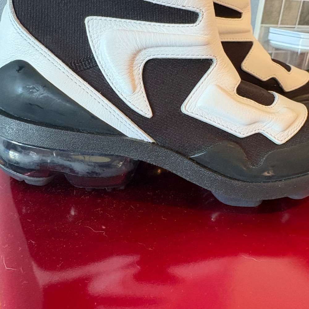 Nike Women's Black and White Vapormax Sneakers - Picture 4 of 11